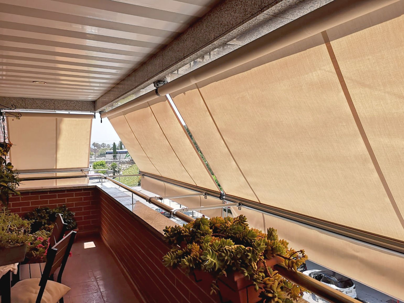 Elige Diferencias entre Toldos de Brazo Articulado y Toldos Convencionales	
Diferencias entre Toldos de Brazo Articulado y Toldos Convencionales